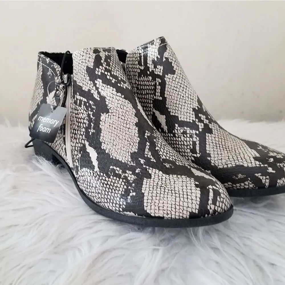 Arizona Jean's snake skin pattern ankle boots